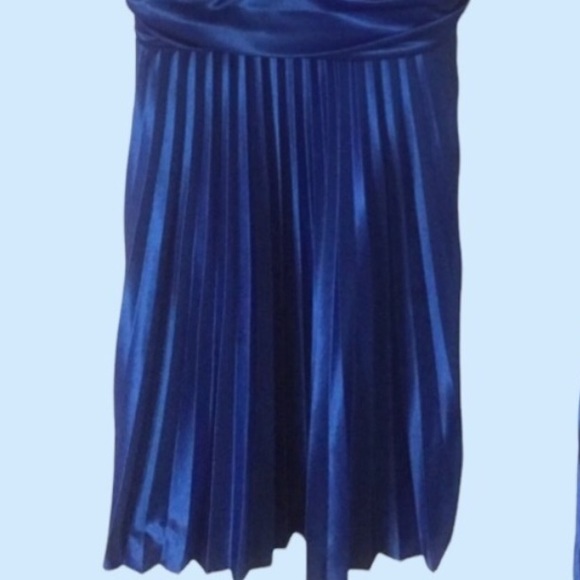 Royal Blue Satin V-neck Lined Pleated Dress - Picture 4 of 9